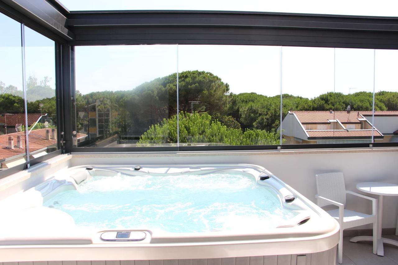 Hotel La Pigna Lignano Sabbiadoro Exterior photo