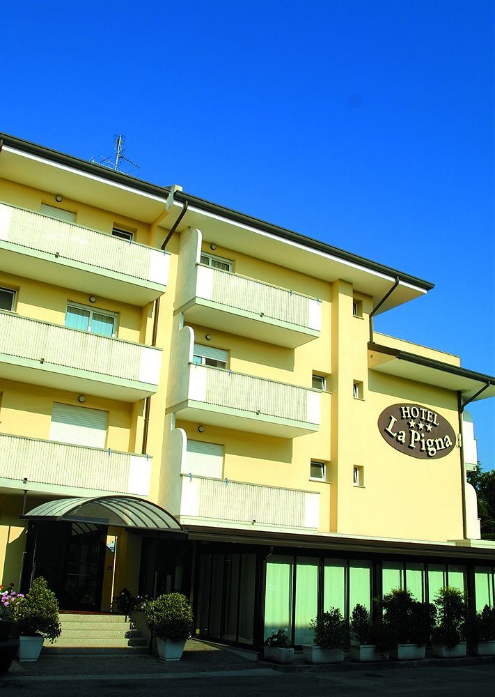 Hotel La Pigna Lignano Sabbiadoro Exterior photo